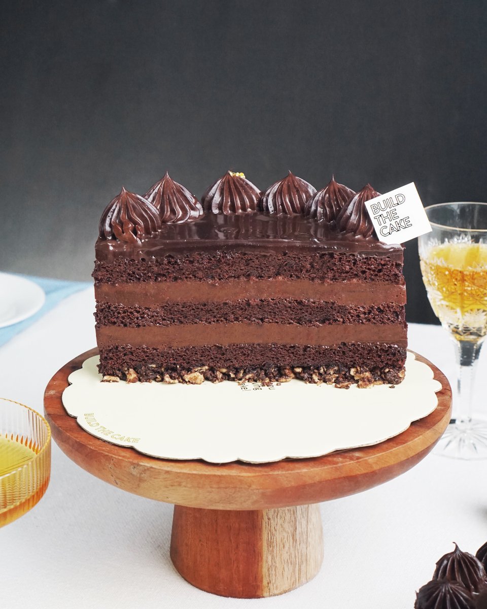 buildthecake's tweet photo. A timeless classic, dressed in Good Chocolate Cream Cake 🍫📷 https://t.co/JNPkXXoLtK

#KemudahanMilikmu Pagii #JhonlinBantahAkuisisiBCA #HajiIsam #JhonlinGroup ahmad dahlan #HoaksBCA Guruh Soekarnoputra #DukungPendidikanNegeriGratis Presiden Prabowo Kabar Duka #diskonplndigopay https://t.co/XwtyVhMmuZ