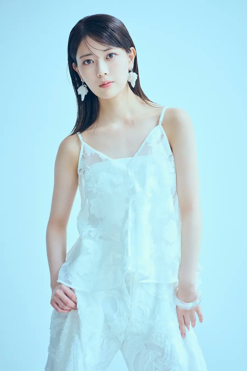 wwschannel's tweet photo. 乃木坂46・岩本蓮加＆伊藤理々杏、3期生として歩んだ10年と現在地を語る！『blt graph.vol.116』表紙＆裏表紙に登場

▼記事・写真の詳細はこちら
https://t.co/yBsvf4Q4bn

#岩本蓮加 #伊藤理々杏 #乃木坂46 #小西夏菜実 #日向坂46 #早﨑すずき #甲斐心愛 #STU48 #櫻井おとの
@nogizaka46 @BLTTV https://t.co/QtE08PiMp0