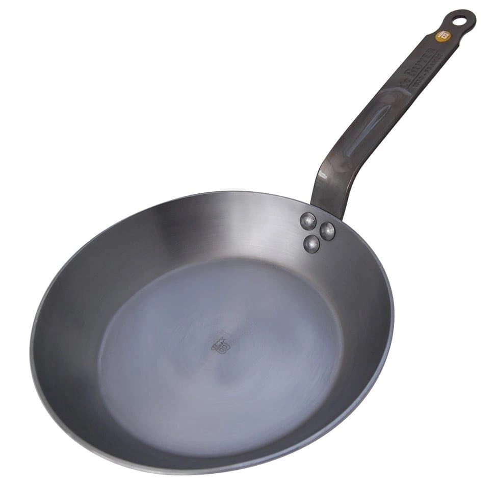 GrumpyLegend's tweet photo. @RantaPaRanta KOLSTÅL, MINERAL B - DE BUYER - 26 CM

En sån här blir bara bättre ju mer du använder den kan rekomendera finns i olika storlekar.

Nackdelar:
Diskas och torkas av direkt efter den svalnat av sig själv.
Ingen med tomat eller syra får stekas, så kompletera med en rostfri panna https://t.co/GnYfpggGpF