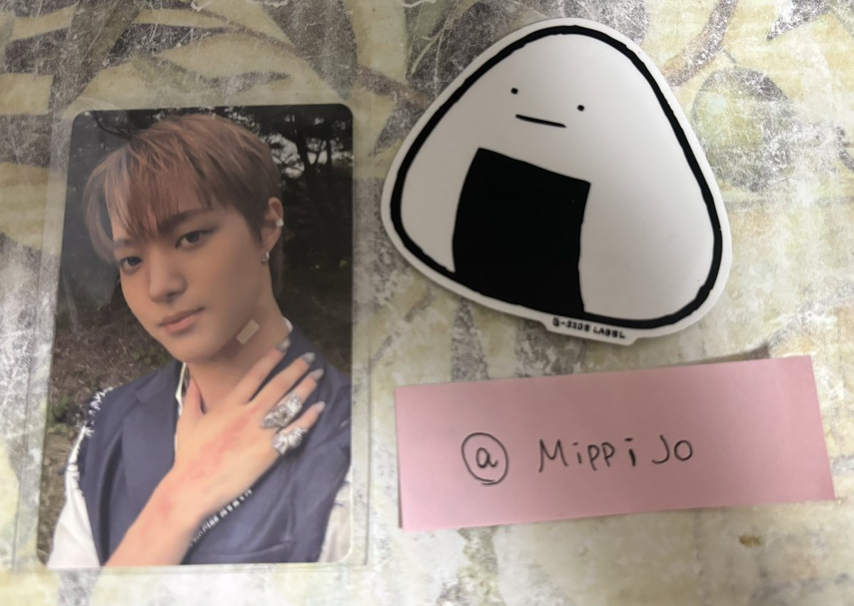 MippiJo's tweet photo. &amp;TEAM Mark on Me MoM トレカ
トレカ交換 Mini CD-R ver.

譲：EJ(Mini CD-R ver.)

求：FUMA(Mini CD-R ver.)

都内手渡し、会場手渡し、郵送希望です！

お気軽にお声掛けください。
よろしくお願いいたします🙇‍♀️

#andTEAM
#andTEAM交換 #andTEAM譲　#andTEAM求 #トレカ https://t.co/ZHm0OiSBOU