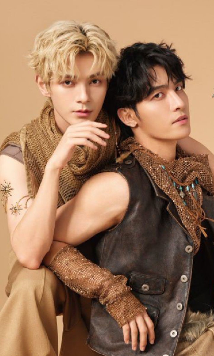 sgope985's tweet photo. desert princes♡ https://t.co/QsZdqG9tRs