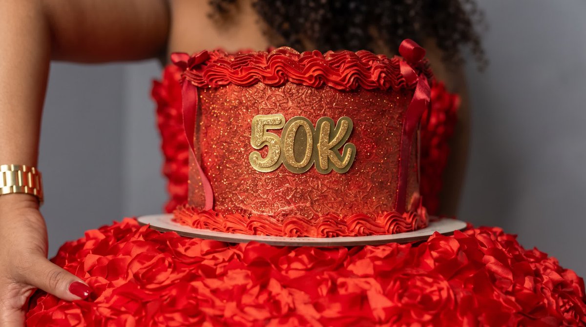 luaszrs's tweet photo. estou tão feliz pois cheguei aos 50k no insta, soltei vários descontos no meu telegram 🎁❤️✨ https://t.co/5XIsRGA4vZ