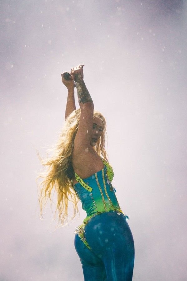 UpIggyBR's tweet photo. O fim das Bets e o retorno de Iggy Azalea a música, É isso que eu quero meu Brasil!!! https://t.co/RE3dAUZPga