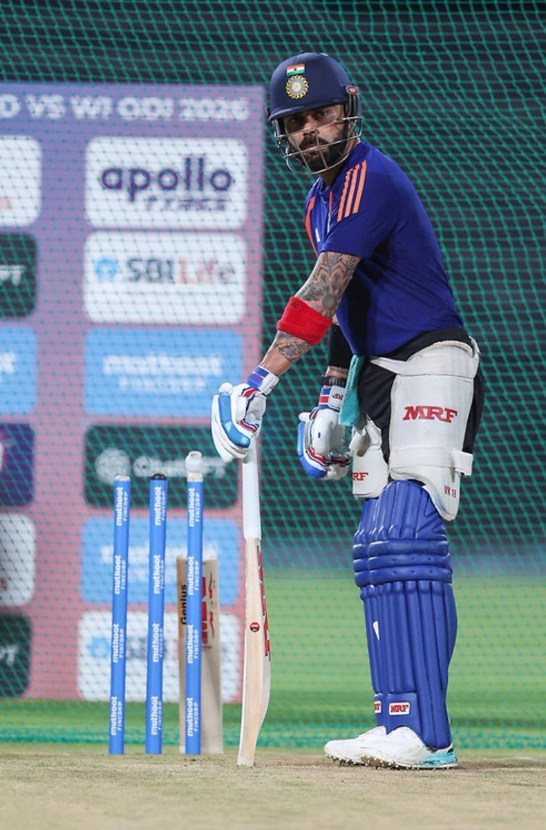 ImTanujSingh's tweet photo. VIRAT KOHLI IN THE PRACTICE SESSION.🐐👑

- The GOAT is ready to Rule! https://t.co/xFCd00YGyu