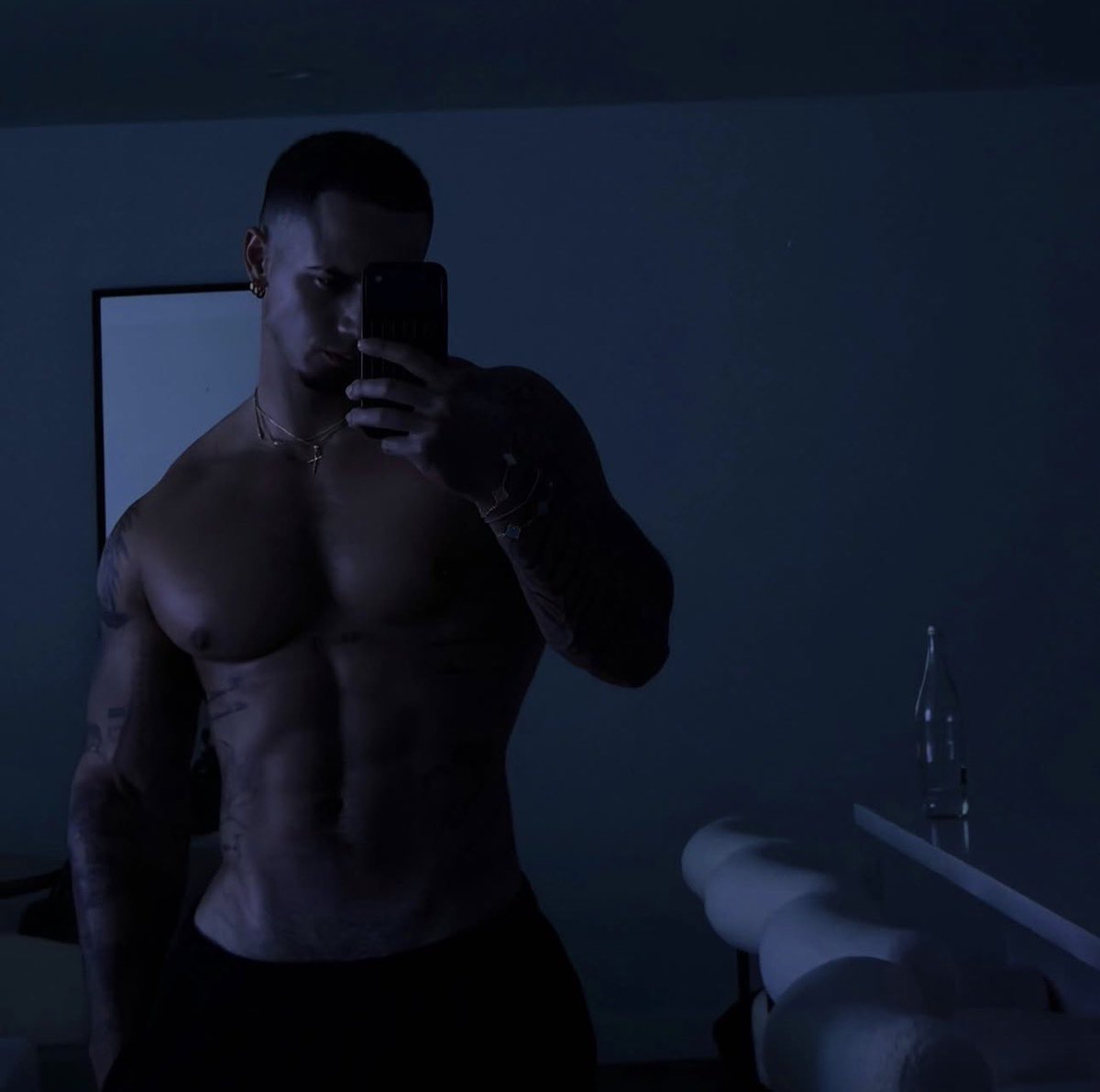 flirtbesos's tweet photo. freaky like this beat is. https://t.co/4zJ9Kicu31