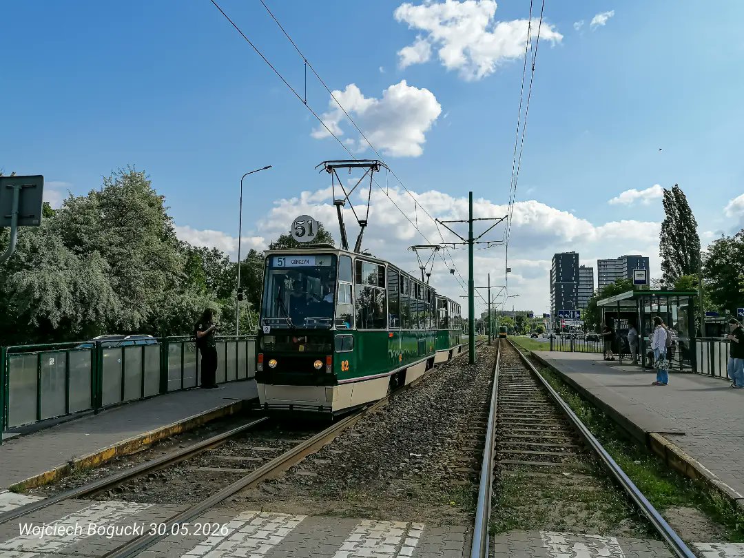 elliegonzalezie's tweet photo. Farewell to Poznań’s 105N trams 11/14

Konstal 105N set 82+81, formerly 194+193, operating route 51/2 at the Os. Rzeczypospolitej stop, heading toward Górczyn PKM. Vehicle: Konstal 105N 82+81 
Year: 1979 
Date: May 30, 2026 
Location: Zamenhofa https://t.co/cAZ804eWLI