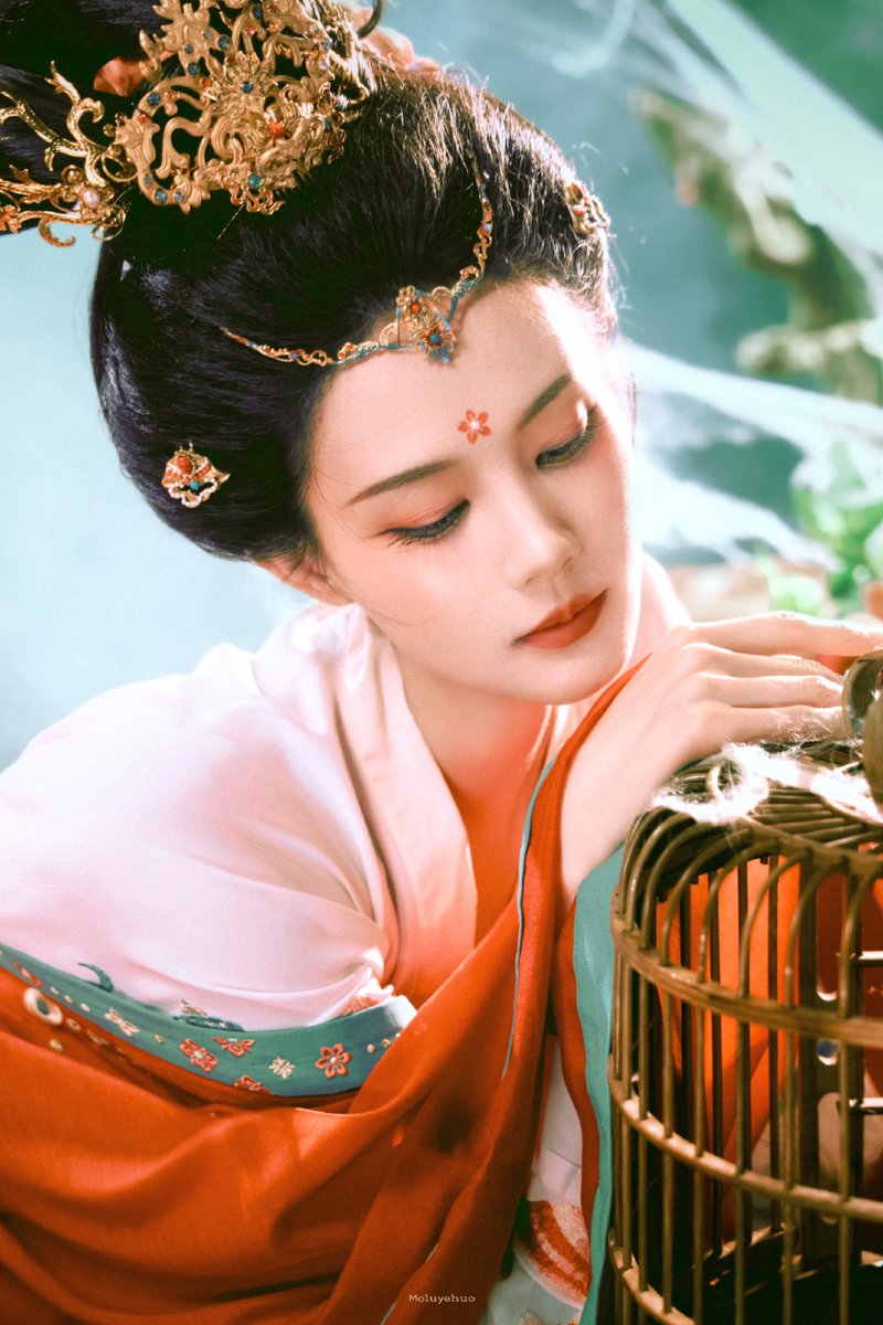 Techlar4's tweet photo. The movie The Banquet’s character Yun Meixian enchants every viewer with her elegant grace and sharp aura. https://t.co/Opipl5wTEj