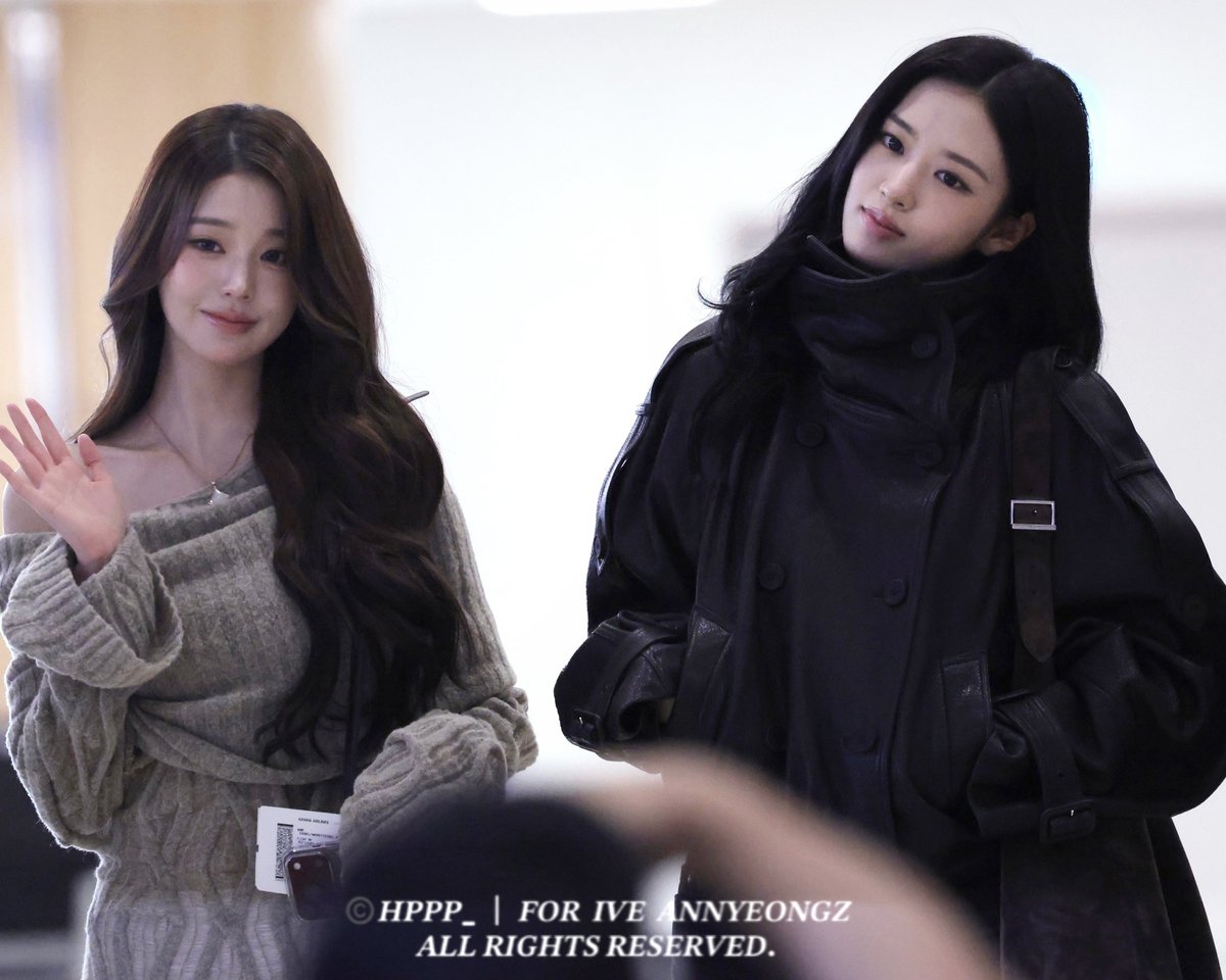 yujinsforce's tweet photo. Lesbian billionaire couple Jang Wonyoung and An Yujin at the airport today coming from their honeymoon https://t.co/fmbqRNucpg