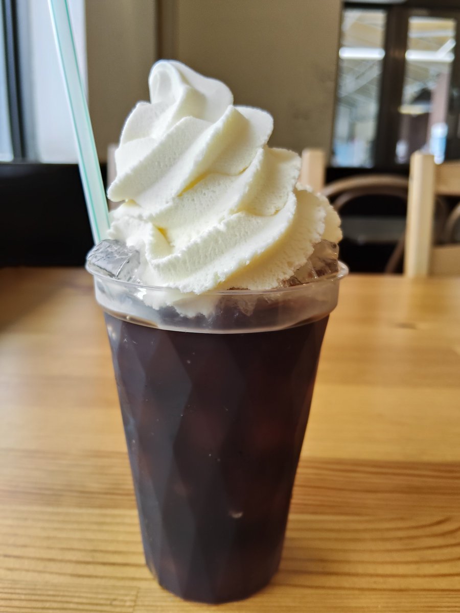 ugu_dango's tweet photo. あまねカフェでコーヒーフロート飲んで休憩… https://t.co/OFnub09FsC