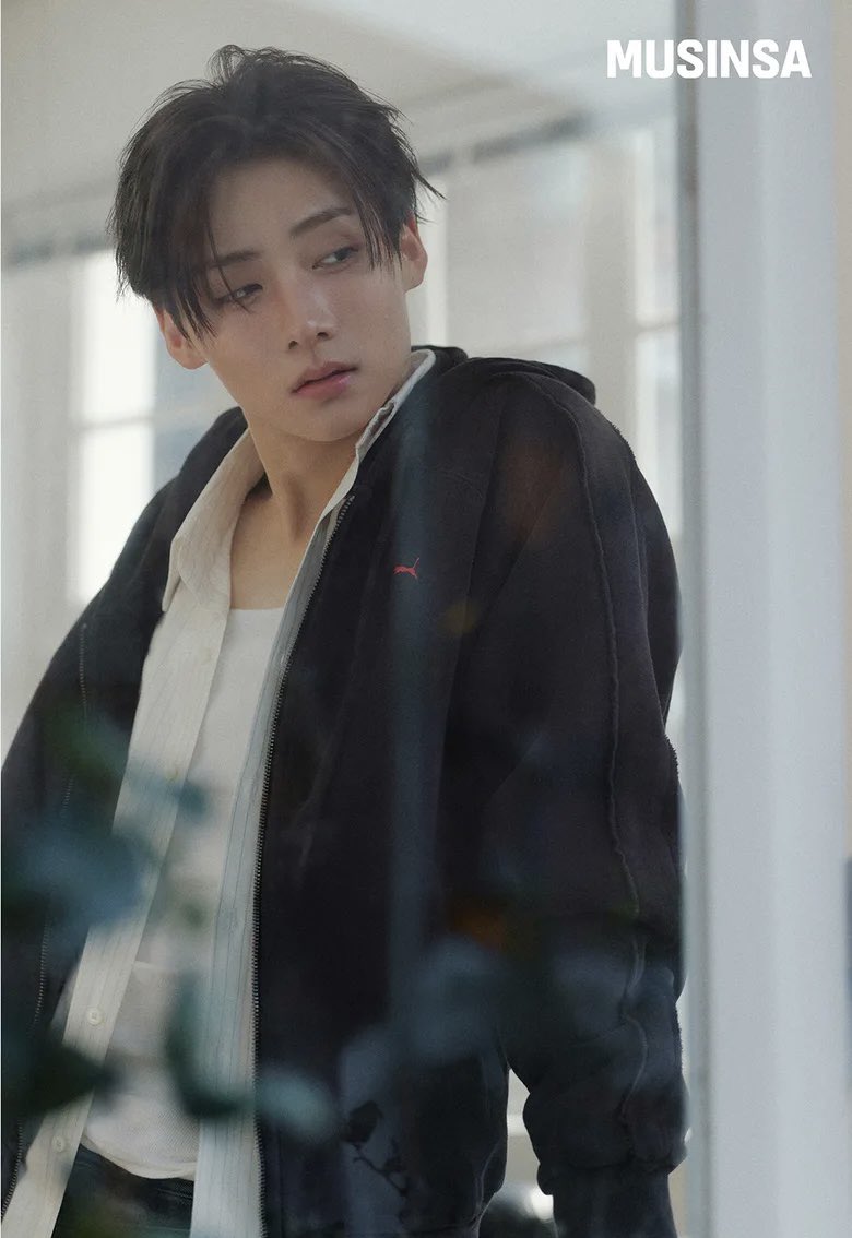 19wons's tweet photo. 260926 musinsa x puma 

#상원 #SANGWON https://t.co/e2tf9mT8Zi