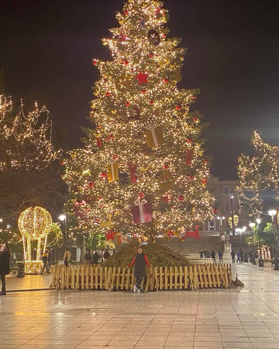 savannahsa9fg2's tweet photo. Every day is the best day of the year. Happy New Year. https://t.co/Hy0Vfd9obt
