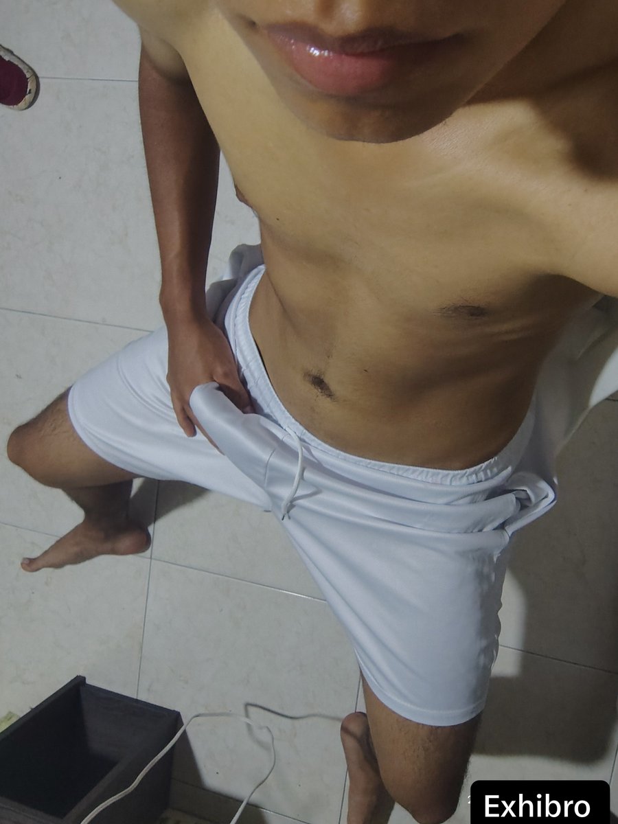 elexhibit23's tweet photo. Después del fut uno llega con la verga dura y lechera broo🔥💪🏻🍼 https://t.co/dSjLHwGNcd