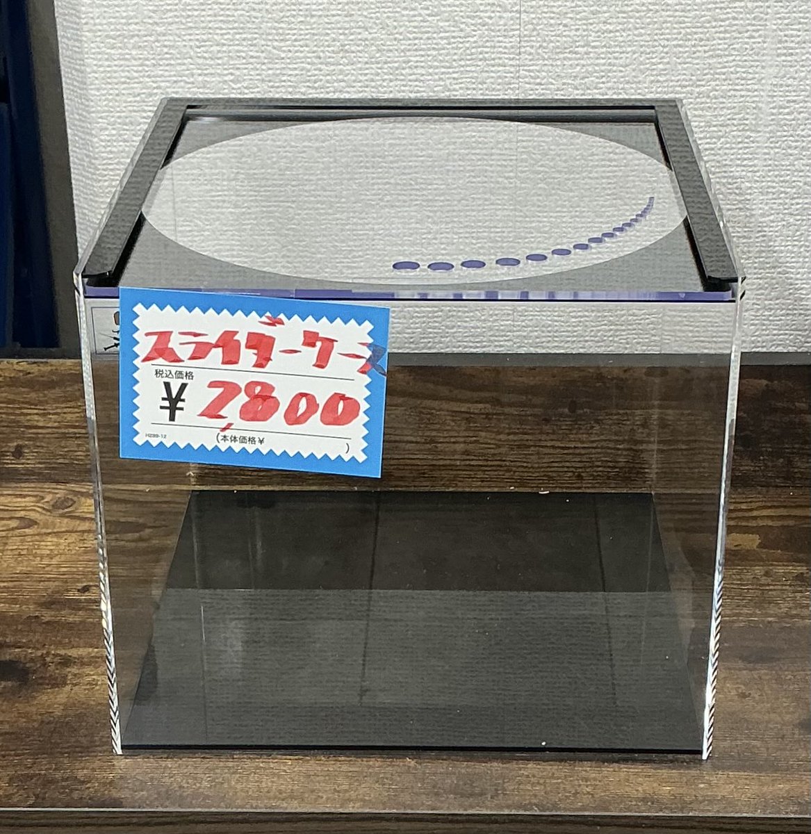 sbbasekanrinin's tweet photo. Symmetry さんのブースです

ババオウゴン♂61mmペア
ニジイロ青紋ホワイトアイ・紫紺ピカールペア
タランドゥス♂68mmペア♀57・56mm単品
アマミノコ
スライダーケース(235×235×200)
標本箱(250×500×95)
ケースはアクリル製で使い勝手が良さそうなので自分も欲しいぞガハハ https://t.co/rDsneWFEhr