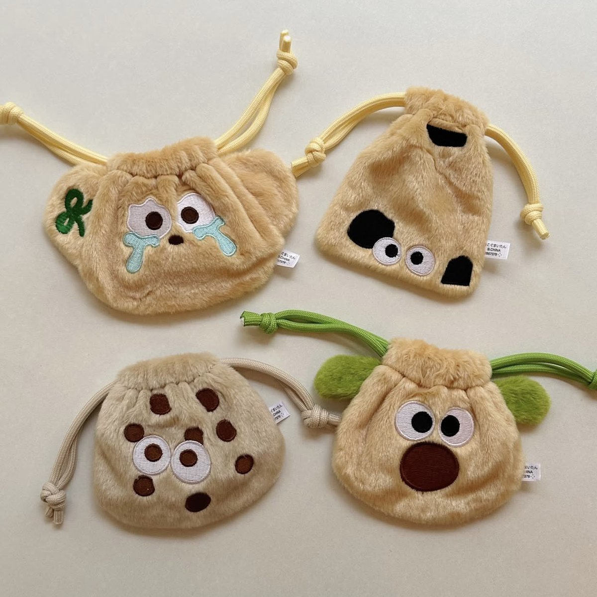 kogumaitancafe's tweet photo. 🎃本日、お菓子の種類いつも以上にたくさんあります👻
チーズケーキも焼きたてです🧀
ぜひお越しください🧸💖

#こぐまいたんカフェ #府中カフェ #中河原カフェ #推し活カフェ #オタ活 #韓国カフェ #ハロウィン #ハロウィンスイーツ #ハロウィンお菓子 #こぐまいたんカフェふわふわ巾着 #ガシャポン https://t.co/CZNyvT0Eh8
