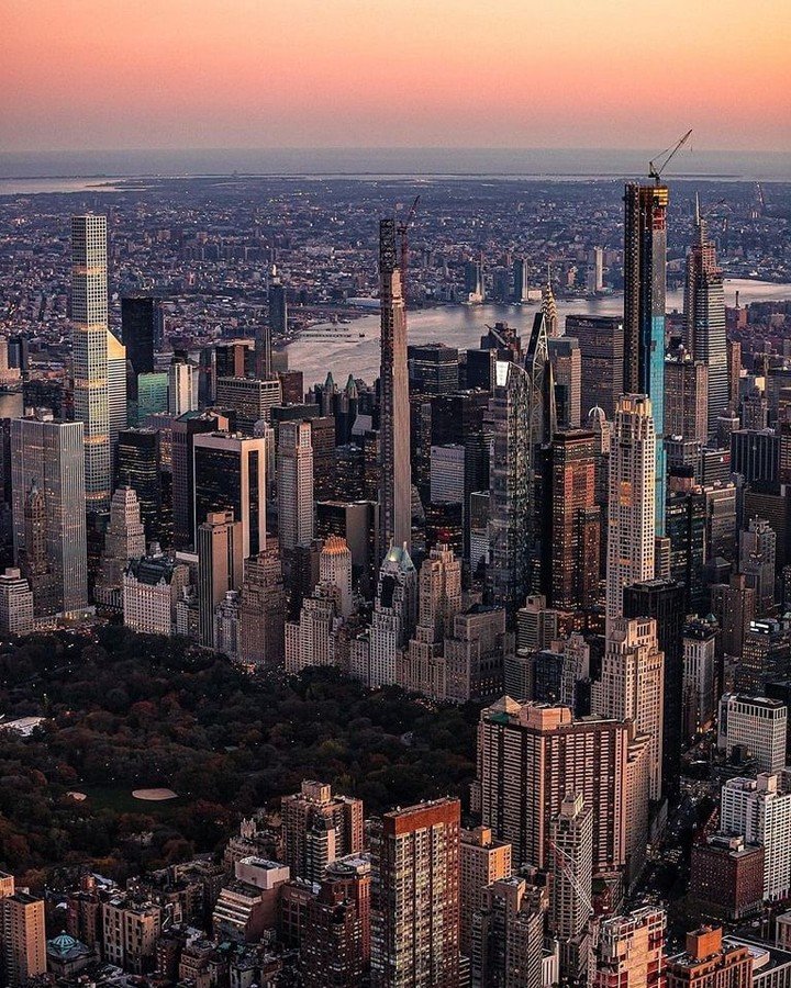 NatureRoot88's tweet photo. New York City https://t.co/1dyecnqADw