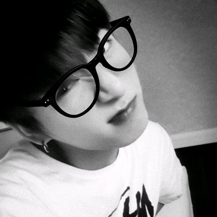 Zenith_ot7's tweet photo. @jinsbighand https://t.co/vIdAR6uOaE