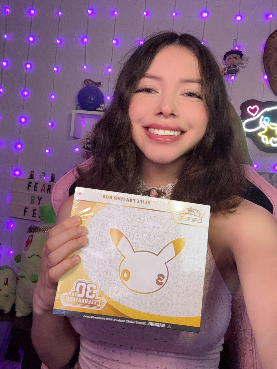 Amatesaurius's tweet photo. Qué Pikachu gordito nos bendiga 💛✨
Nos vemos en la purpul~~~~ https://t.co/j379PAEiaS