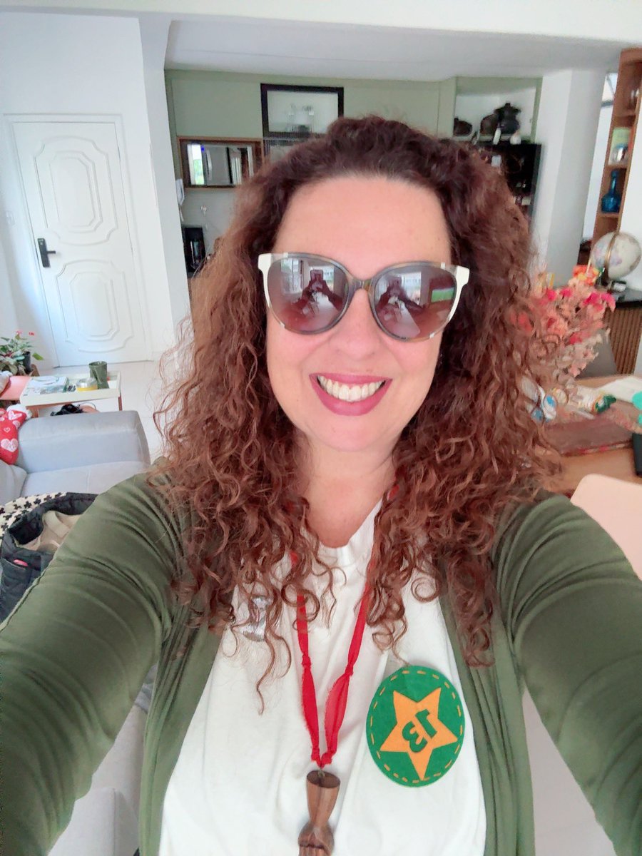 julianabetti's tweet photo. Bora ! @LulaOficial presidente ! 🇧🇷❤️ https://t.co/aeQiHFBz1O