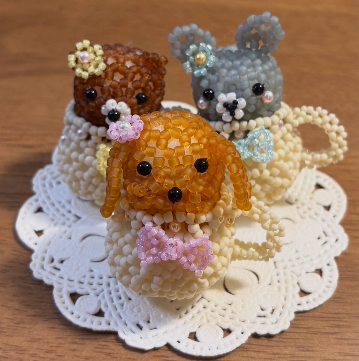 linen_s_'s tweet photo. ビーズマニアさんのキット
ティーカップinアニマル
～くま～、～トイプードル～、～うさぎ～

テグス編み
基本形は同じなので途中で飽きましたが(笑)、トリオで完成できました🐻️🐶🐰
推しはトイプードルちゃんです https://t.co/mvS7Eu5PZ4
