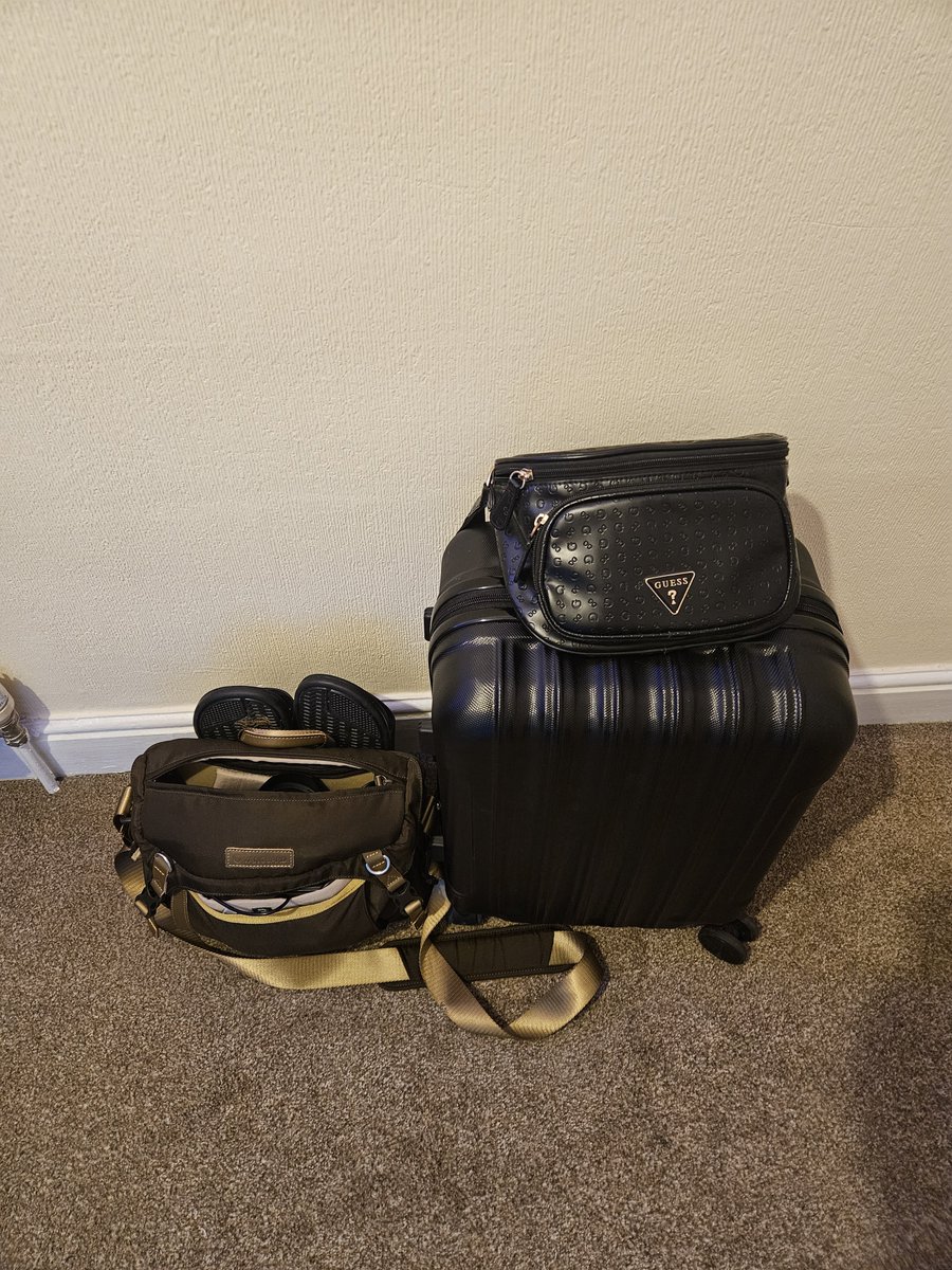 Jixa420's tweet photo. All ready for my business trip today ✈️ https://t.co/NiV6VIS7X1