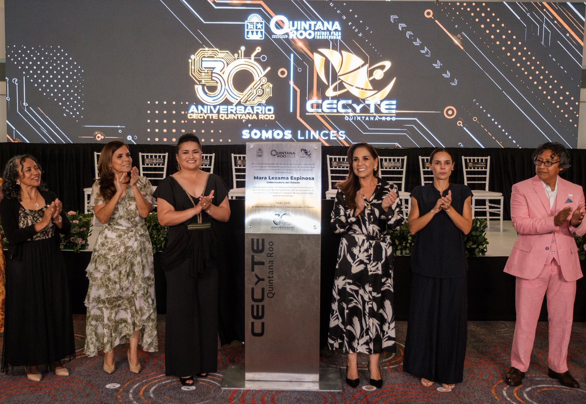GobQuintanaRoo's tweet photo. 🎓📚 Tres décadas formando talento joven para el presente y futuro de Quintana Roo.

El CECyTE Quintana Roo cumple 30 años de impulsar la educación científica y tecnológica en el estado, con una comunidad educativa que hoy integra 9 planteles en 5 municipios... https://t.co/c3oJy3Y8po