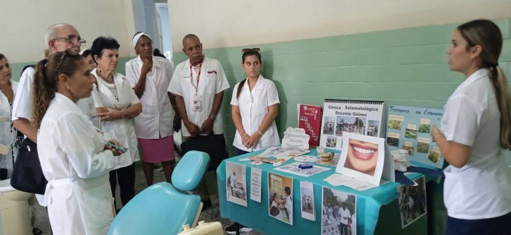 MarisolFFerrer's tweet photo. Recibe en el día de hoy la Facultad de Ciencias Medicas de #Mayabeque visita ministerial por el inicio del curso escolar 2026-2027 👏
En el recorrido por algunas de las instituciones docentes de salud los estudiantes compartieron saberes y experiencias a través de diálogos. https://t.co/ctdeWek1vr