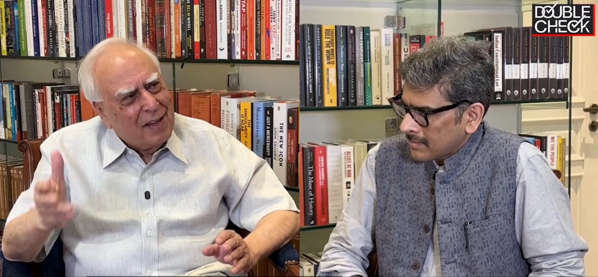 sanket's tweet photo. ‘Agar ab bhi kuch nahi kiya to kuch karne laayak nahin rahega Supreme Court’ Gyanesh maamle par Kapil Sibal ke seedhe teekhe bol. Kahaa ummeed sirf ek hi institution se bachi hai. Interview dekhiye DoubleCheck par. @KapilSibal 
https://t.co/GYD9DzQYbd https://t.co/1alYRy3yUV