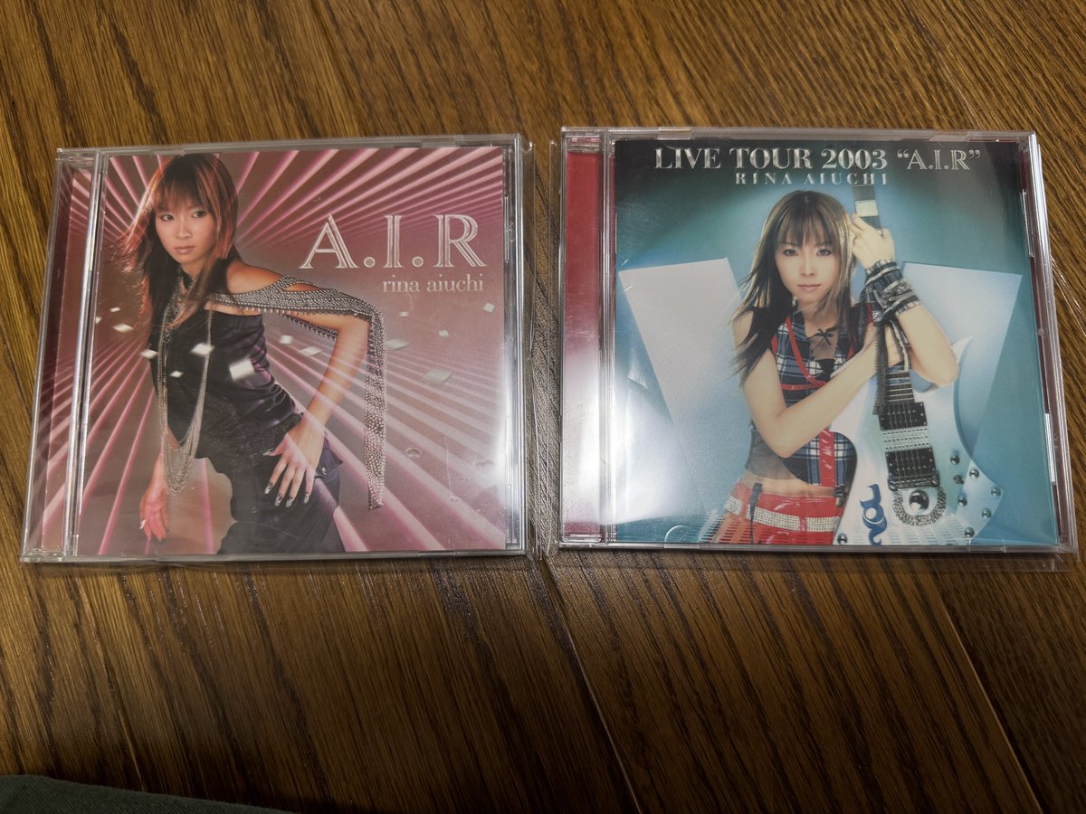 totchitter's tweet photo. 昨日の愛内里菜さんのミーグリのテーマ、 A.I.R のCD と DVD を出して来ました。
久しぶりに見ようかな。
Summer Liveの視聴期限が明日までなので、そっちを見ないと…
あと昨日まで a.i.rだと思ってたんですが、今見たらA.I.R で大文字でした。 https://t.co/o45q1gdrCR