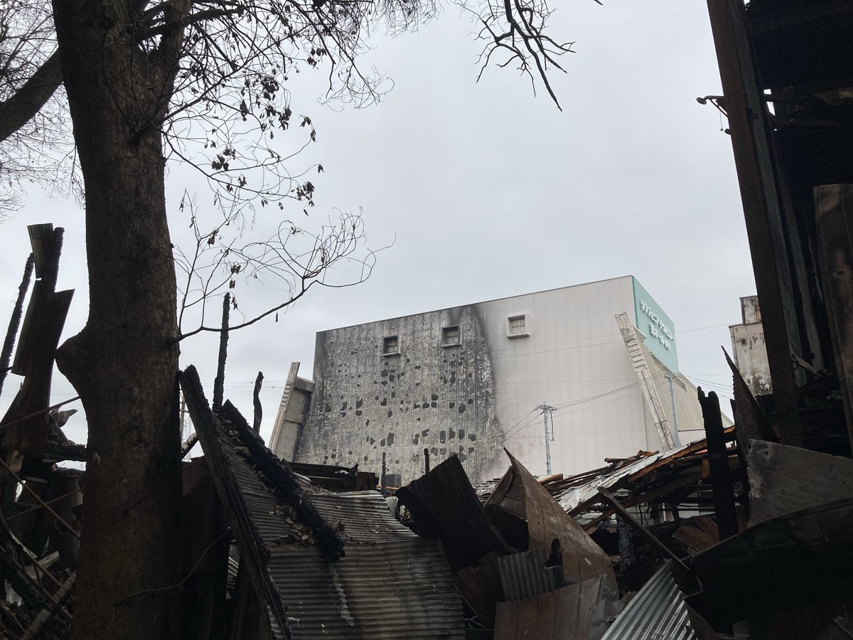masato5625's tweet photo. 火事の跡はまだ残っている。 https://t.co/HfChhxvKkP