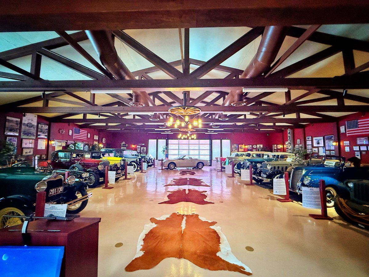 penelopemoore80's tweet photo. A few final photos

The final coat of urethane cured this week, and I completed the installation yesterday. What began as a simple 2D sign became a full construction project. Since Meghann and I were married at Rancho Vaya in 2014, this place has https://t.co/0c0Y0FBUm6