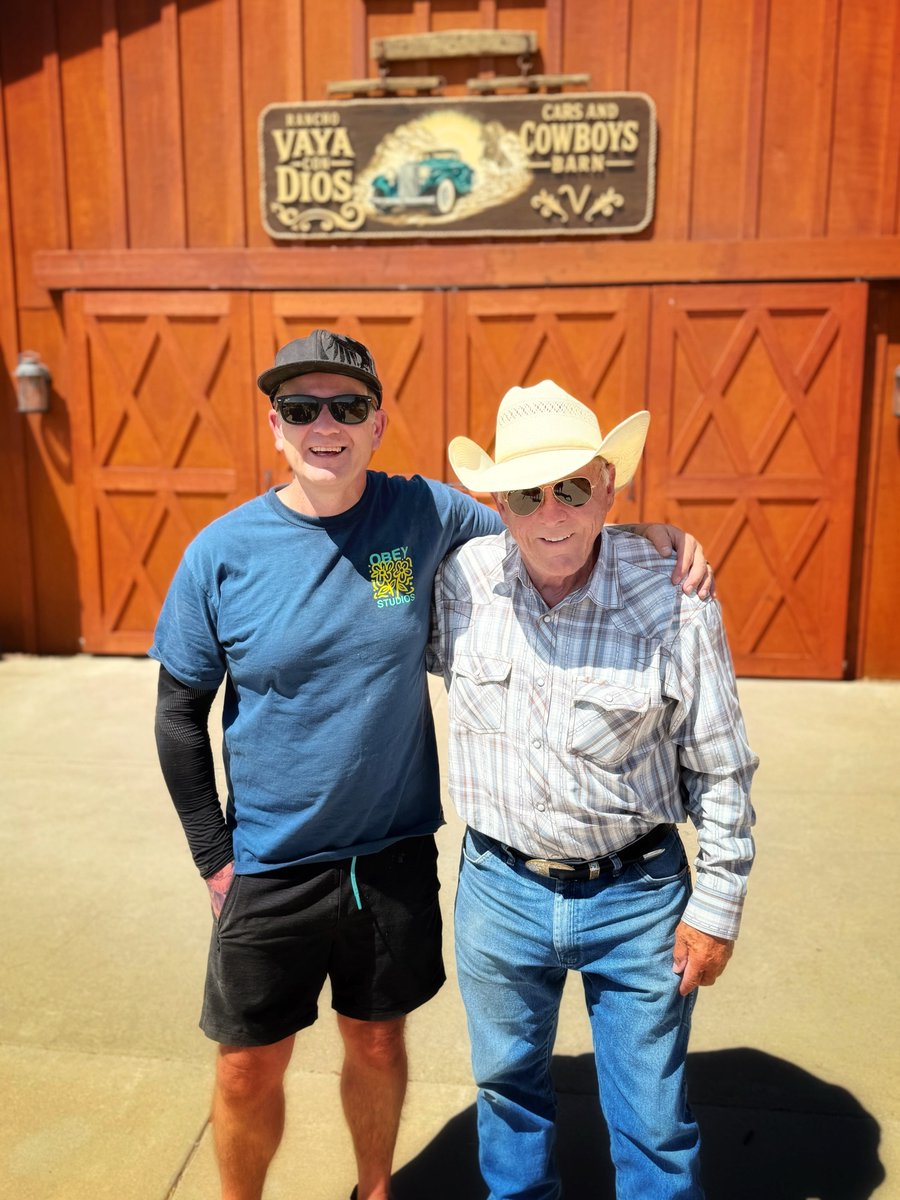 penelopemoore80's tweet photo. A few final photos

The final coat of urethane cured this week, and I completed the installation yesterday. What began as a simple 2D sign became a full construction project. Since Meghann and I were married at Rancho Vaya in 2014, this place has https://t.co/0c0Y0FBUm6