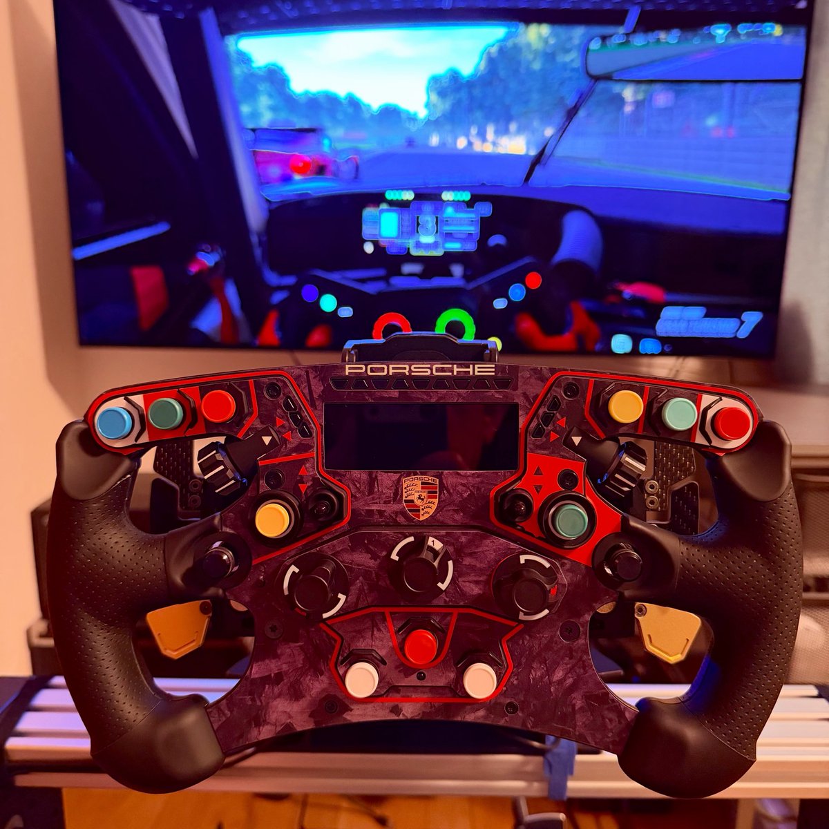 TED_981GT4's tweet photo. #FANATEC 
#PORSCHE https://t.co/0opW0lyVI7