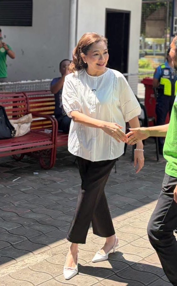 hontiversearts's tweet photo. senator risa today, ang ganda ganda 🤍 https://t.co/H58PtIqVH3