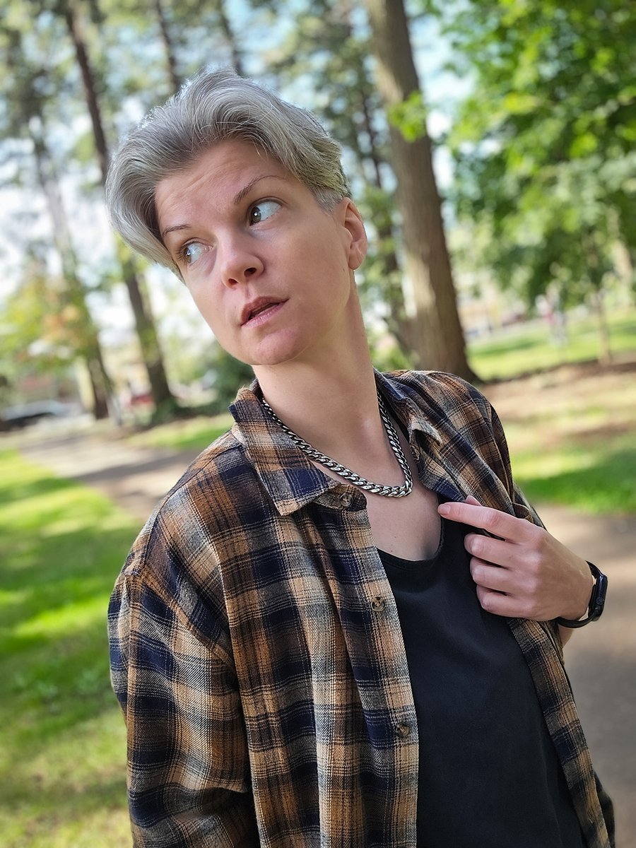 RiverJudeXXX's tweet photo. How is it even possible that there's yet another park close by that I hadn't been to yet?? I swear, Portland isn't a city with parks, it's a giant park with patches of city in it.

#wlw #wuhluhwuh #masclesbian #tomboy #masc https://t.co/qu71g4jCfr
