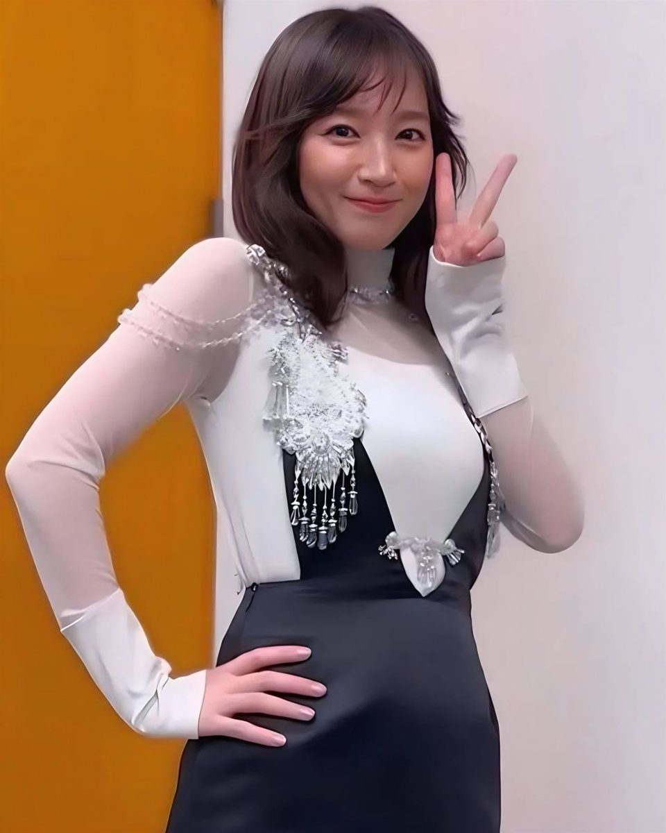 reflhektor's tweet photo. 吉岡里帆さんの癒し系感、最高に惹かれちゃうよね…😌 https://t.co/nbSrup9hCu