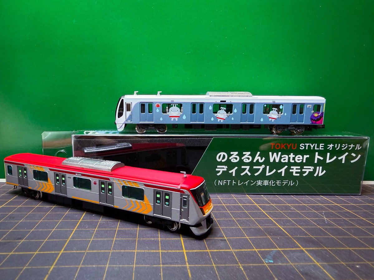 TCDn_gauge's tweet photo. GM東急6000系を整備していたら、TOKYU STYLEオリジナル製品「のるるんWaterトレイン」ディスプレイモデルが届きました😃
車端部にスキマモリがいる🫣
2020系も整備中なので、これも一緒にグレードアップ施工しますか

#のるるんWaterトレイン https://t.co/IhW4tjrbhQ