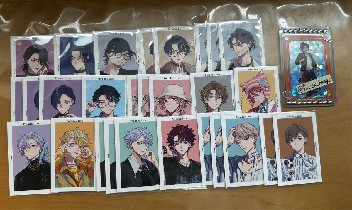 fu_exchange's tweet photo. 【交換】パラライ ParadoxLive LOOK BOOK 缶バッジ Gプリ メタカ 特典

譲)画像1～4

求)画像5

＊郵送希望
＊全て決め切りたいためまとめての方優先
＊お返事に時間がかかる場合があります
＊お気軽にお声かけください

よろしくお願い致します。 https://t.co/hFMn8b56nz