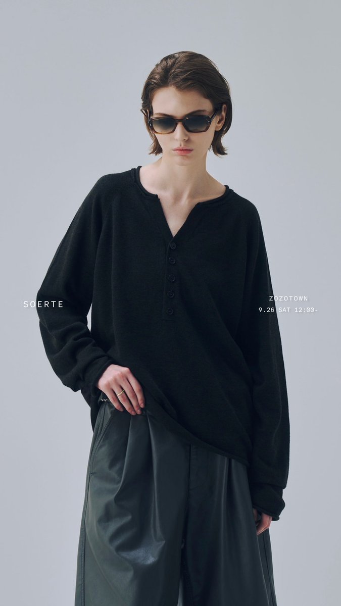 _Rhaus__'s tweet photo. -ZOZOTOWN-
まだ知られてない、首周りにデザインを加えた
変形ヘンリーネックニットが最高に可愛い https://t.co/60EQq52QiG