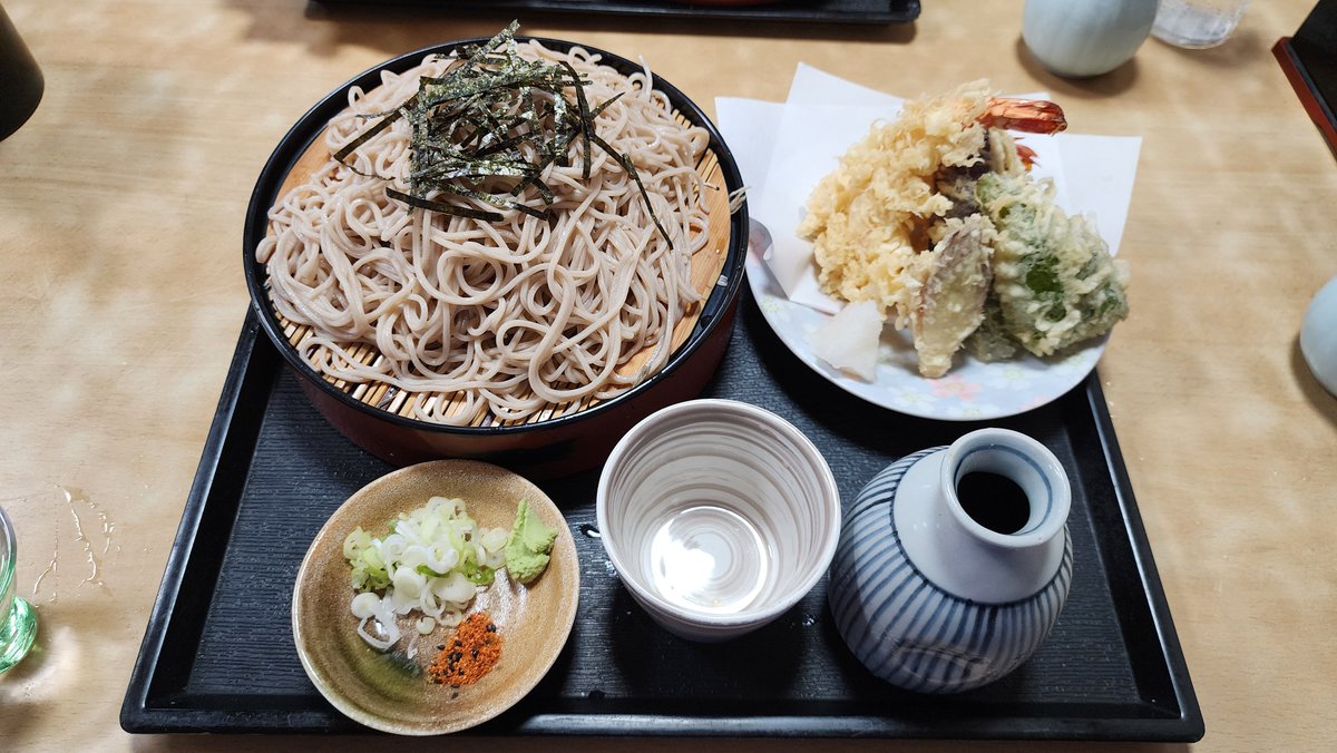kagemizu's tweet photo. さくらいさんの上天ざる蕎麦も(´∀｀) https://t.co/BFCiPuY79L