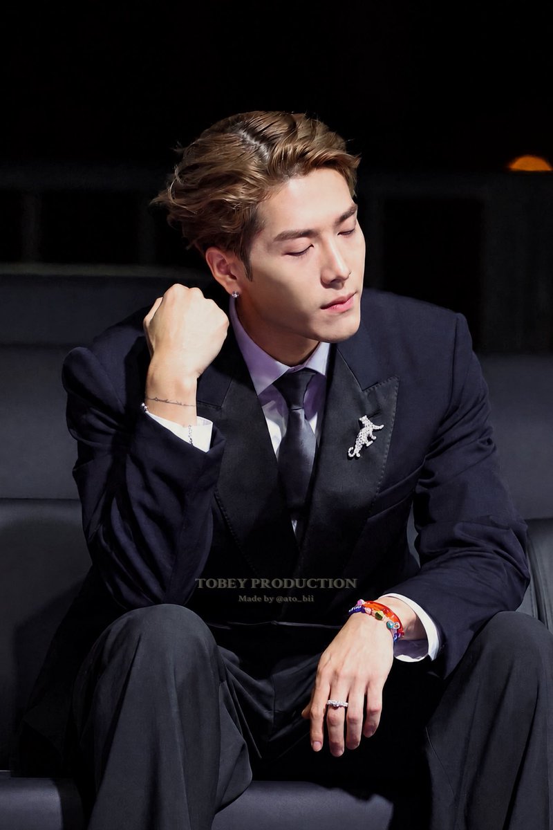 SENGNAKHONE4's tweet photo. หล่อเก่งคบจบในคนเดียว🐢ขออนุญาตเจ้าของคลิป #Jacksonwang #jacksonwanggot7 #GOT7 #แจ็คสันหวัง #แจ็คสัน #หวังเจียเอ่อร์ .26.09.26 https://t.co/bx42LIthaG
