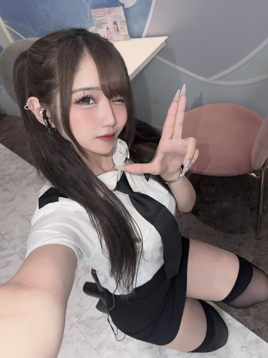 Ema__imagicf's tweet photo. バキュンっ❤︎ https://t.co/qVIuDn36rb