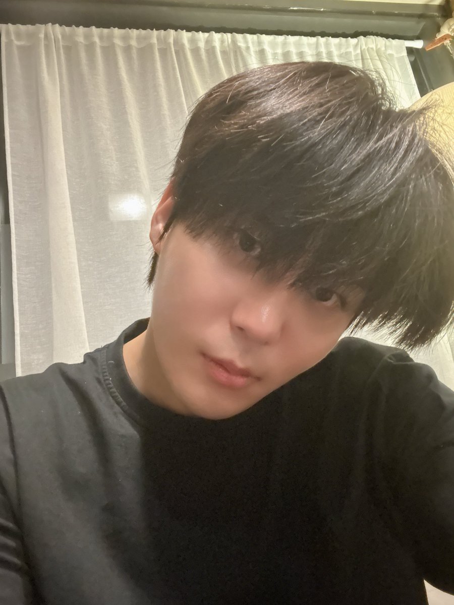 Jonghoz's tweet photo. Hi.. nggak kerasa udah nggak on 5 tahun. What did I miss? https://t.co/D8YgrWSTMM