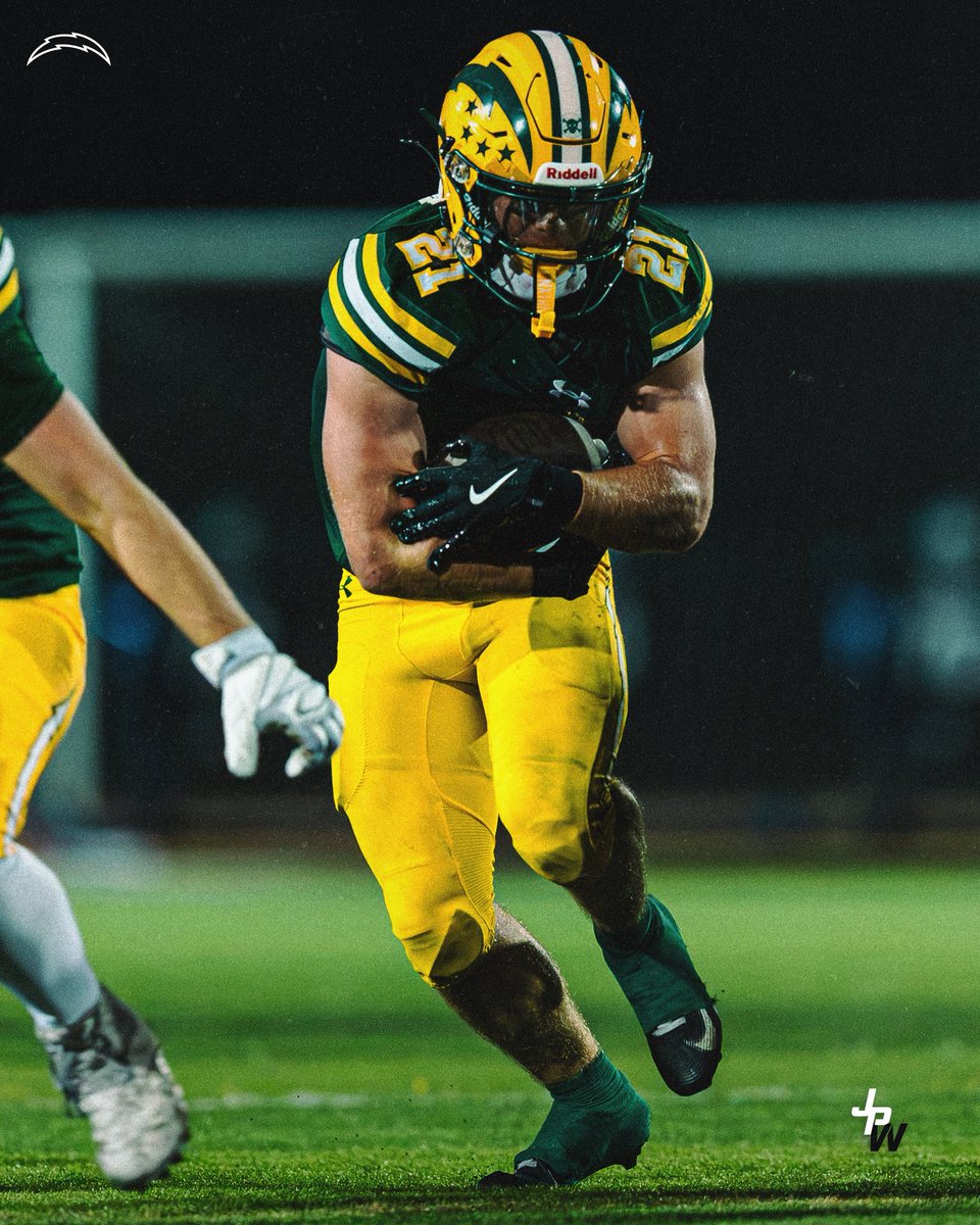 EdisonChargerFB's tweet photo. 📸 from the 1st half

📸: @JPWestMedia @jclingan https://t.co/v9ng8ZOh6Z