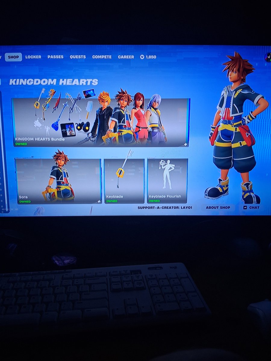 Medjed405's tweet photo. I might be broke now but I have my 2 most wanted Collabs I'm Happy :3
#Fortnite https://t.co/idUMX1kz34
