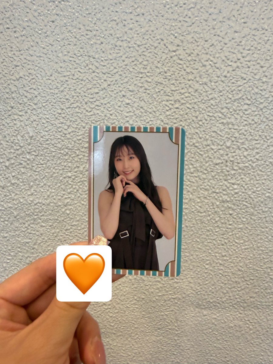 yumoooii's tweet photo. グッズ無事げっと🧡トレカはいちかちゃんだったんだけど、るるちゃ推しの妖精さんが声掛けてくれてくださった…😭なんて優しい世界…ファ��まで心が綺麗なのね…ありがとうございました…😭😭😭 #juicejuice #段原瑠々 https://t.co/D81DfIb1Kq
