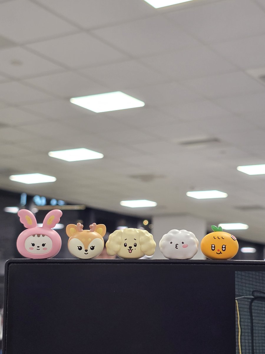 NKk43's tweet photo. ค่ตน่ารัก แต่พี่ทำงานบูลลี่ซีเคร็ทผมทำไม https://t.co/ZuYBG4pWwx