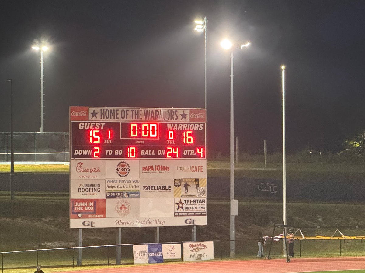 CarterMessick's tweet photo. By 1 or 100. We got that W tonight!!! 16-15 against South Effingham!!! LET’S GO!!!!!!!#PBD @CoachDJmayo @Coach_Monte100 @Coach_Smush @Mr_KStark1 @KennyMathis_14 @Cjwilkerson26 @dallasjj5 @MichaelQB2027 @IanEvans71 @SPORTSWITHTAY https://t.co/av66D8E0wN