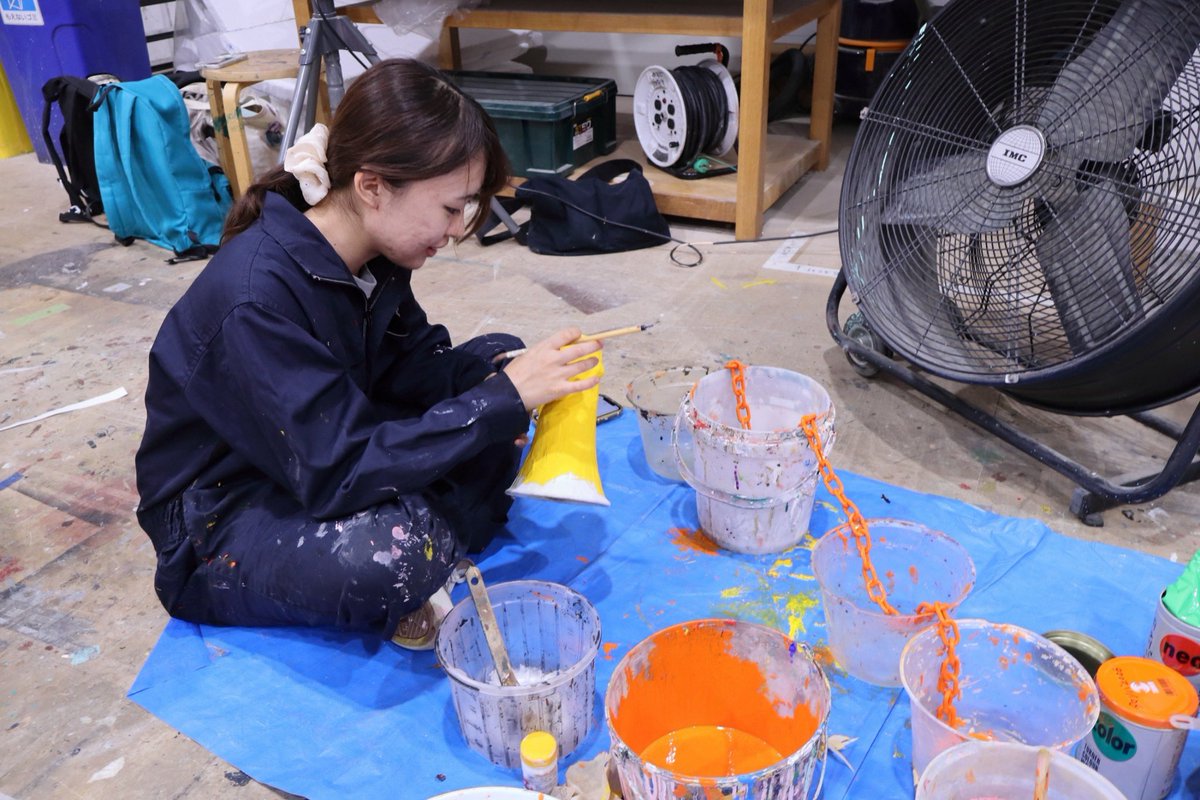 tama_rivers's tweet photo. 🍽️タマリバーズ制作風景🍽️

今回は、美術班です🎨
タマリバーズの舞台を彩るセットや小道具などを制作しています！
本番では、どのような空間を生み出してくれるのでしょうか？？✨
#パラライス　#タマリバーズ
 #広場演劇 #ダンスバトル https://t.co/wxw6oY68ja