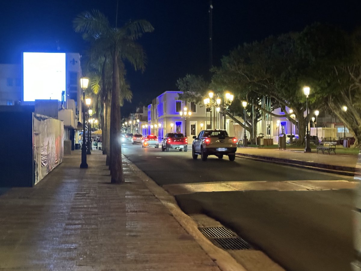 davsot's tweet photo. Dorado ciudad inteligente

– Iluminación nocturna, nada de focos solares baratex
– Aceras anchas y cruces con materiales de alto contraste visual (bloques sí, adoquines no)
– Eliminación de verjas de edificios públicos 
–  Invertir en los centros urbanos https://t.co/c2y1gk8A98