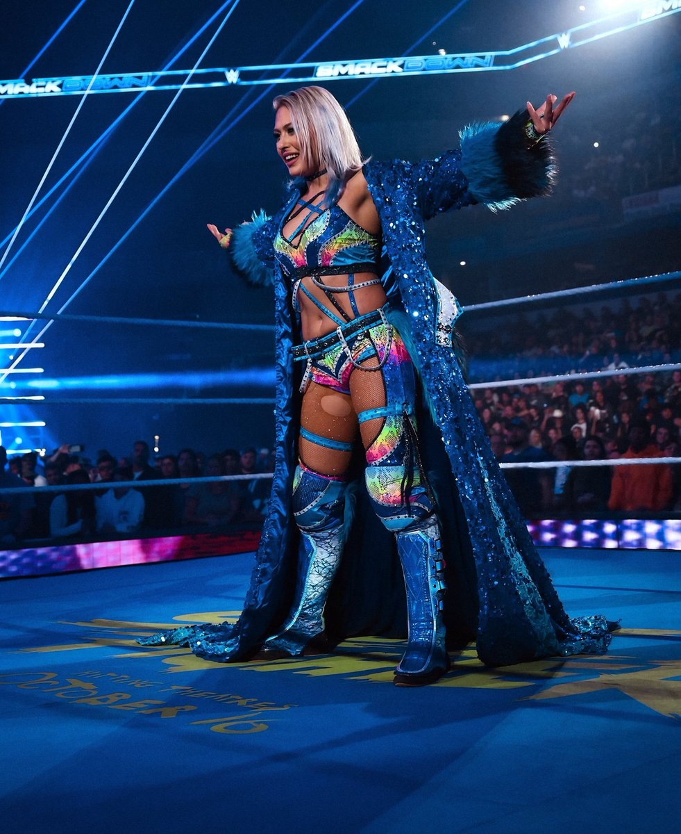 BabesnWrasslin's tweet photo. WWE Superstar Giulia https://t.co/1p9kMI1UDt